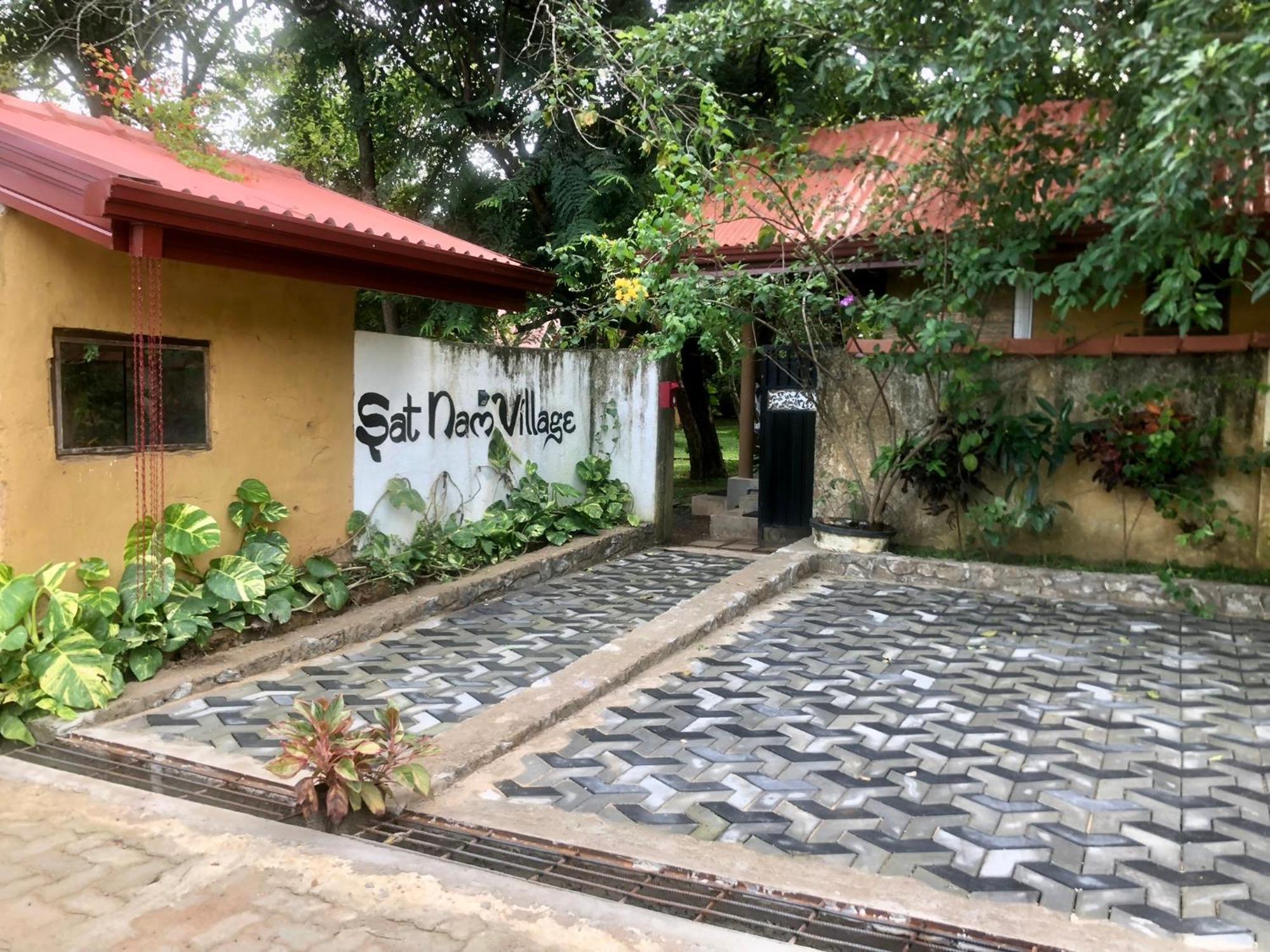 Sat Nam Village Eco-Hotel Sigiriya Exterior photo